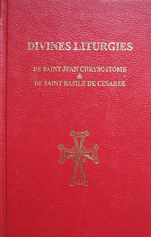 portada roja de las Divinas Liturgias de San Juan Crisóstomo y de San Basilio de Cesarea
