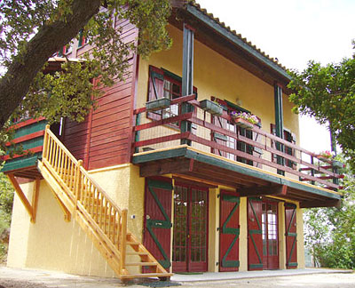 g&icirc;te rural villebazy